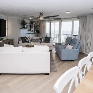  Apartment New - 3br 3ba Corner Beachfront - 2024 Remodel - 3 Pools, Tiki Hut, Gym, Tennis